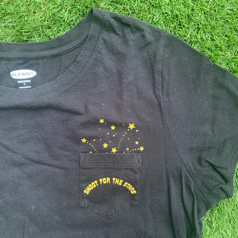 OLD NAVY shoot for the stars black tshirt with pocket